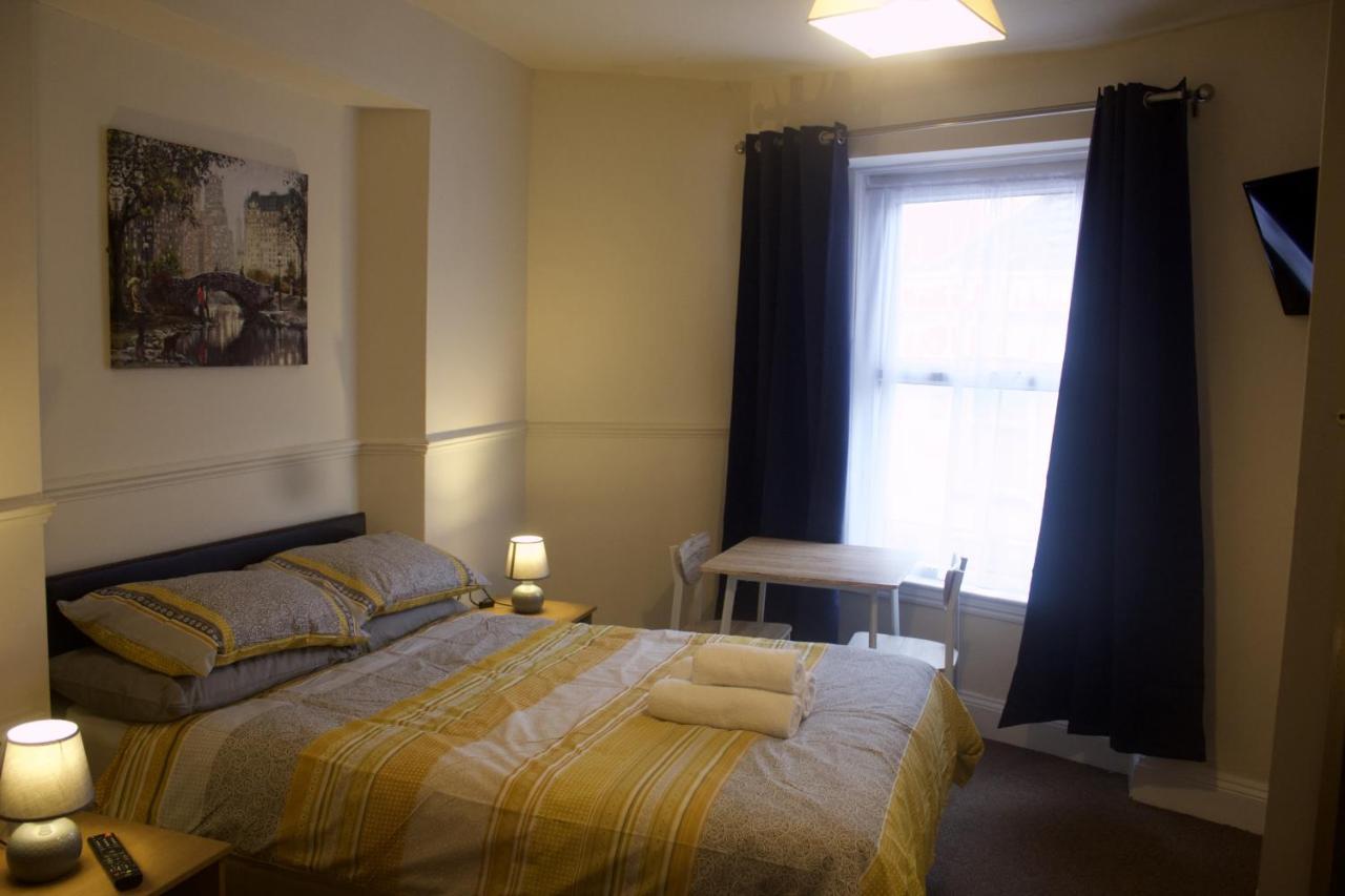 Elm Tree Guest House เวสตัน-ซูเปอร์-แมร์ ภายนอก รูปภาพ