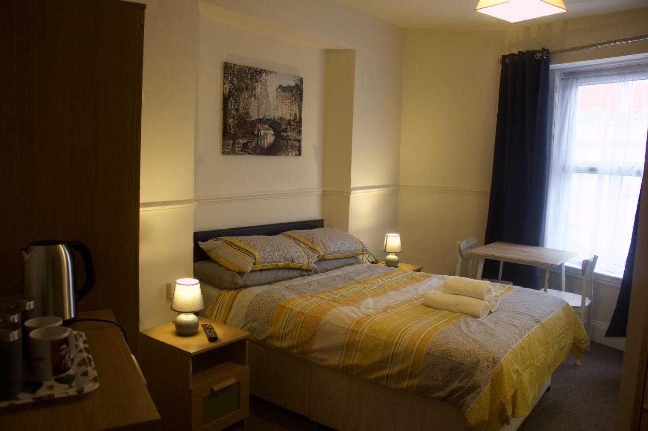 Elm Tree Guest House เวสตัน-ซูเปอร์-แมร์ ภายนอก รูปภาพ