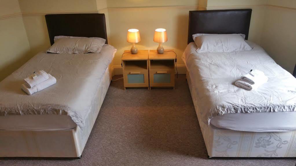Elm Tree Guest House เวสตัน-ซูเปอร์-แมร์ ภายนอก รูปภาพ